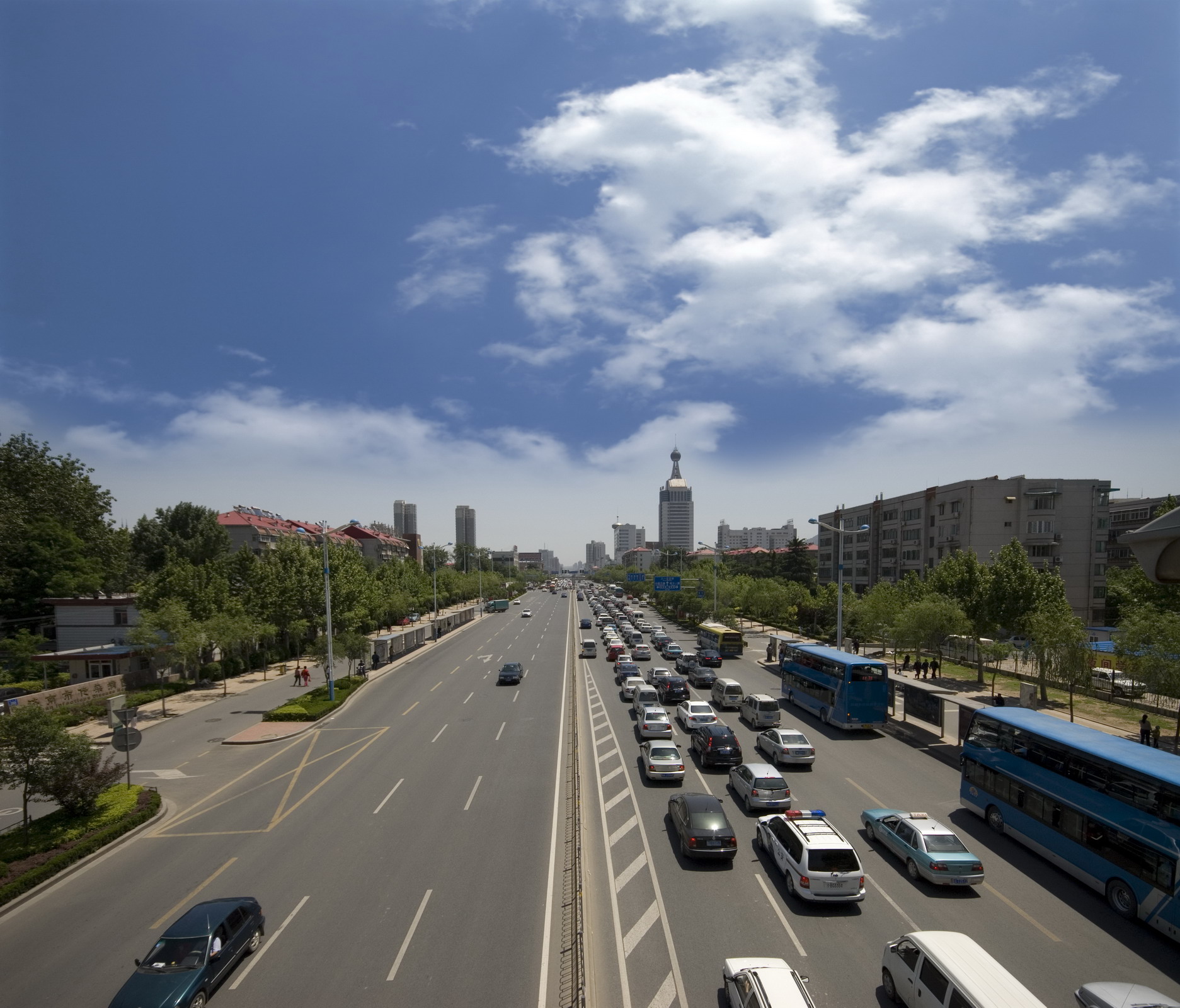济南市经十路道路与环境建设哔咔漫画
